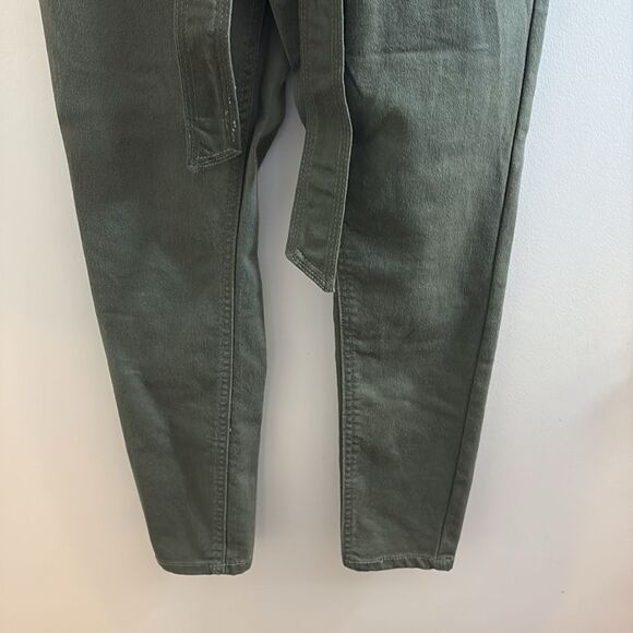 Junior’s NWT green high-waisted belted pants - Picture 4 of 5